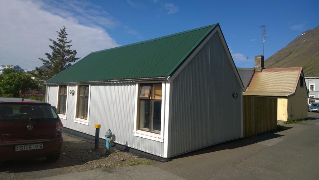 Comfortable Bungalow Ísafjörður Habitación foto